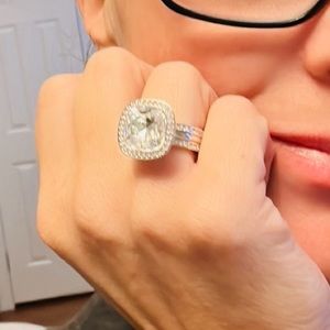 Swarovski Cocktail Ring. Size 6